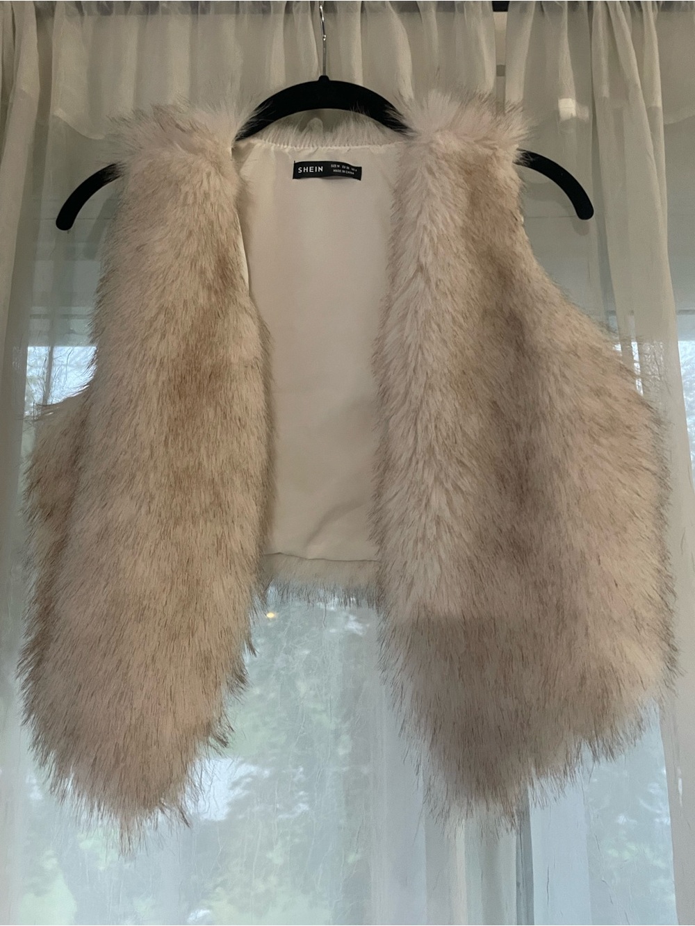 SHEIN women’s us 6 vest faux fur